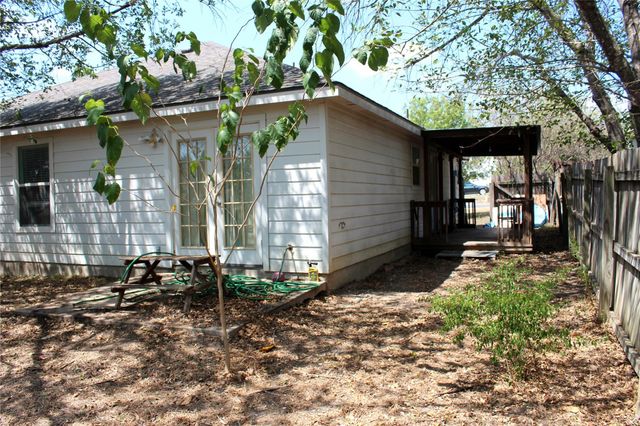 1153 Overlook WAY, San Marcos, TX 78666