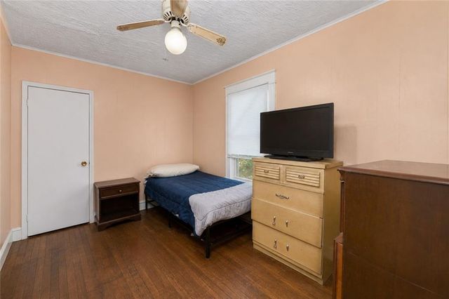 3944 BROOKLYN Avenue, Kansas City, MO 64130