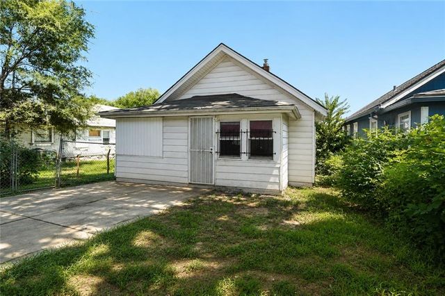 3944 BROOKLYN Avenue, Kansas City, MO 64130