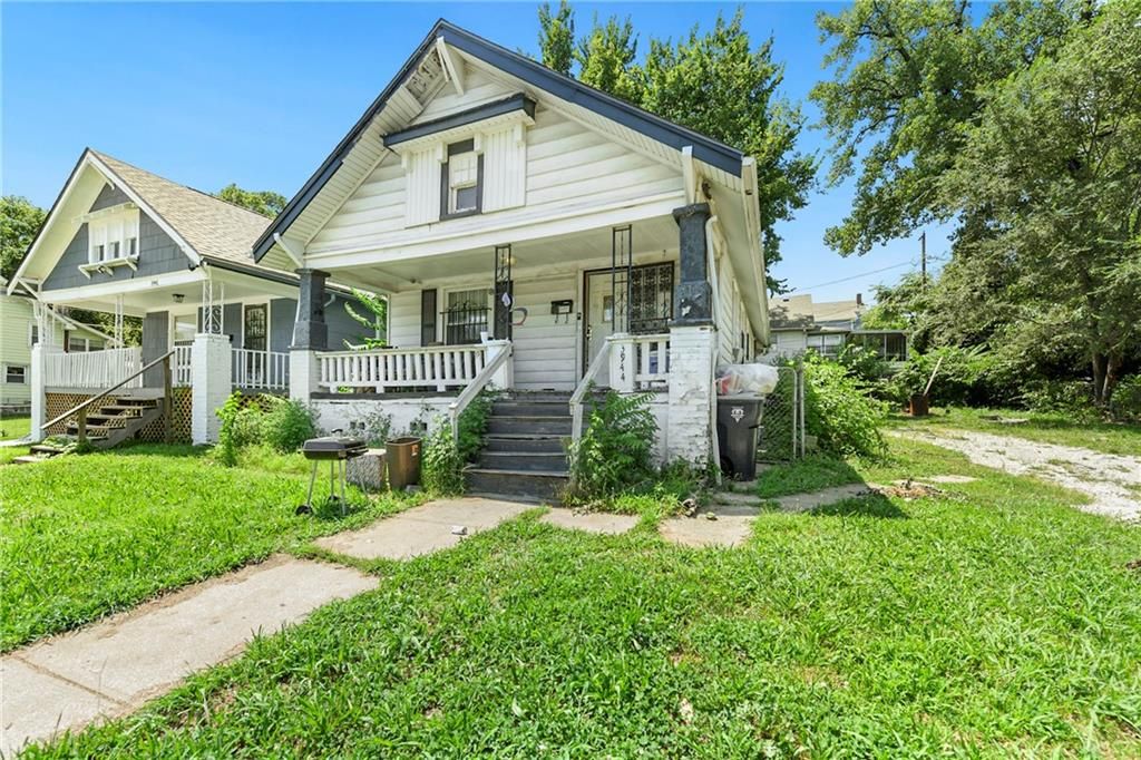 3944 BROOKLYN Avenue, Kansas City, MO 64130