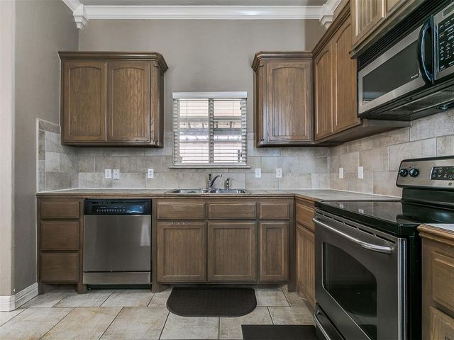 1612 Dorothy Drive, Moore, OK 73170