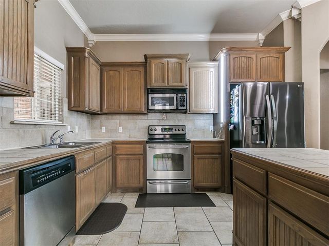 1612 Dorothy Drive, Moore, OK 73170