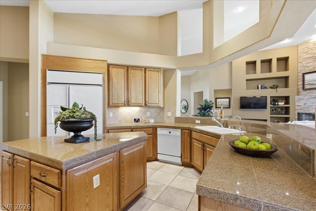 10009 Sienna Peak Court, Las Vegas, NV 89144
