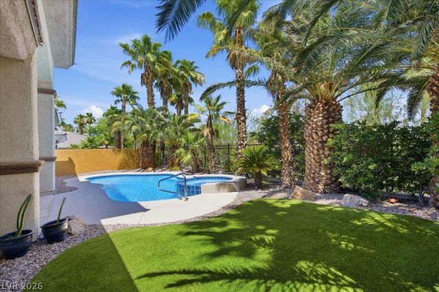 10009 Sienna Peak Court, Las Vegas, NV 89144