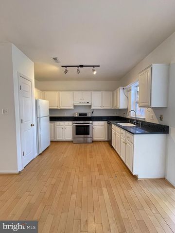 42882 GOLF VIEW DR, Chantilly, VA 20152