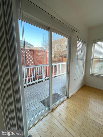 42882 GOLF VIEW DR, Chantilly, VA 20152