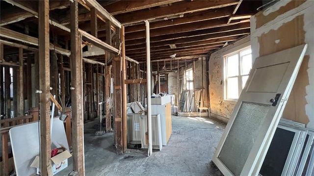 239-243 Brownsville, Mt Oliver, PA 15210