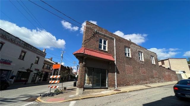 239-243 Brownsville, Mt Oliver, PA 15210