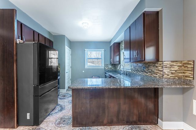 15117 Vine Avenue, Harvey, IL 60426