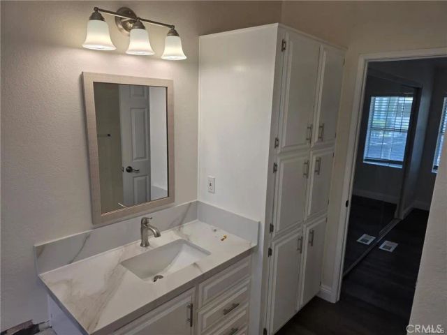 4901 Green River 254, Corona, CA 92880