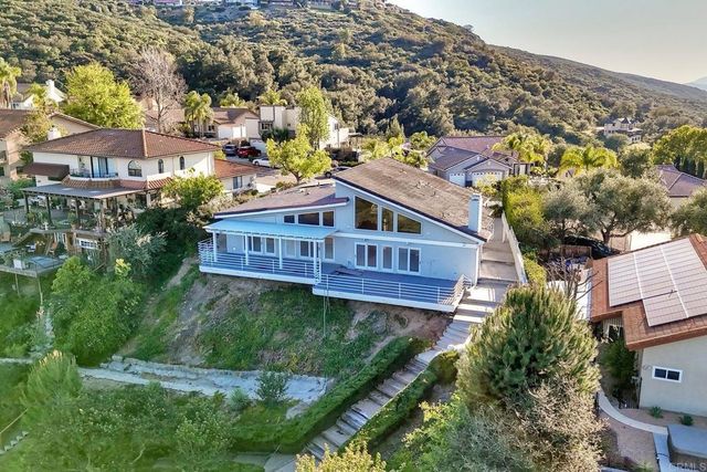 15663 Vista Vicente Drive, Ramona, CA 92065