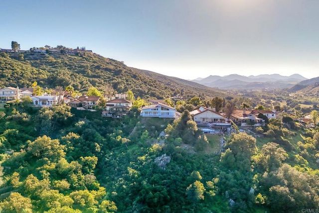 15663 Vista Vicente Drive, Ramona, CA 92065