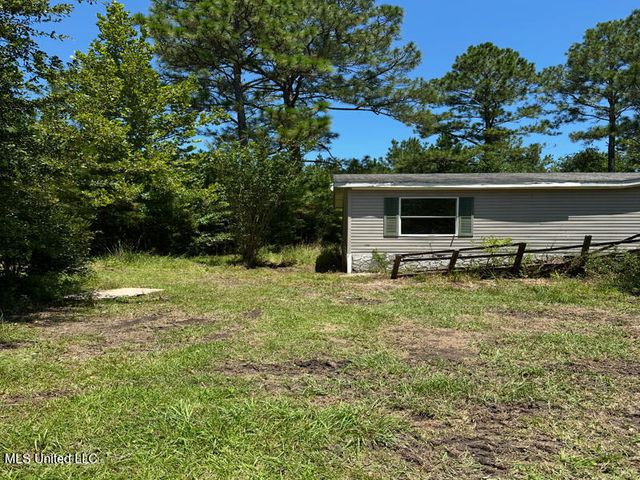 6079 Road 382, Kiln, MS 39556