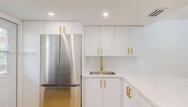 1333 E Hallandale Beach Blvd 326, Hallandale Beach, FL 33009