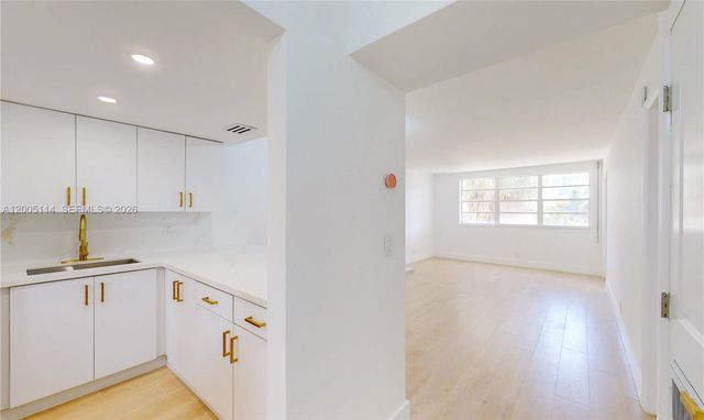 1333 E Hallandale Beach Blvd 326, Hallandale Beach, FL 33009