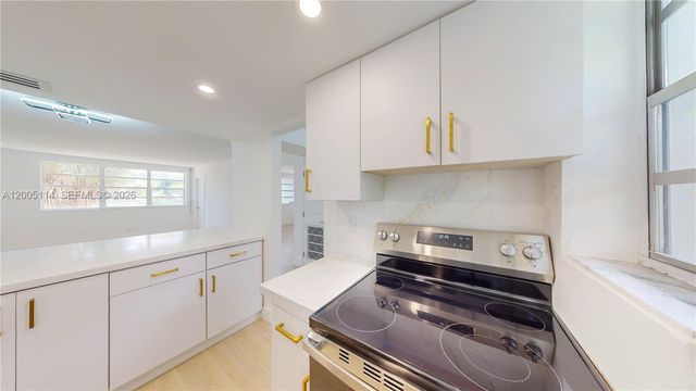 1333 E Hallandale Beach Blvd 326, Hallandale Beach, FL 33009