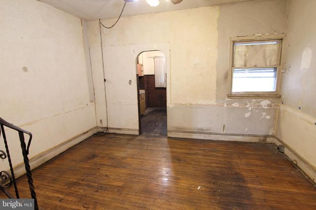 269 N WYCOMBE AVE, Lansdowne, PA 19050
