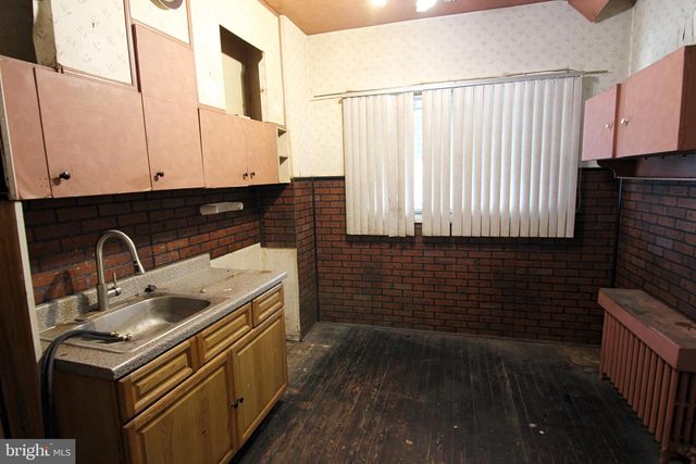 269 N WYCOMBE AVE, Lansdowne, PA 19050