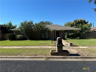 103 Oxford Street, Victoria, TX 77904