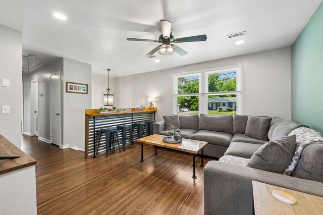 632 Larchwood Dr, Nashville, TN 37214