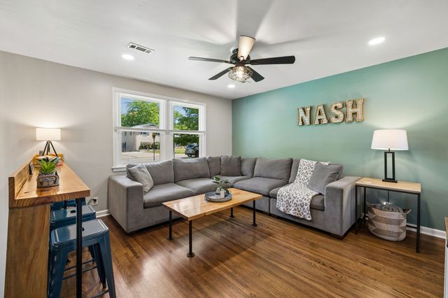 632 Larchwood Dr, Nashville, TN 37214
