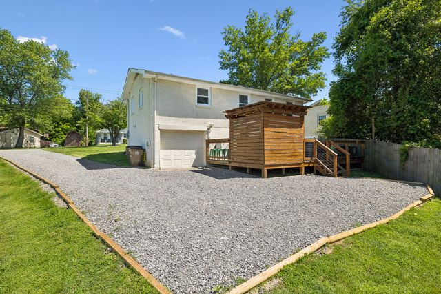 632 Larchwood Dr, Nashville, TN 37214