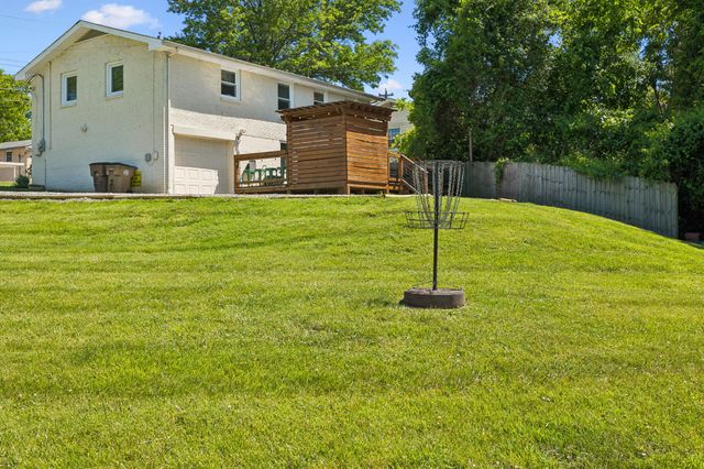 632 Larchwood Dr, Nashville, TN 37214