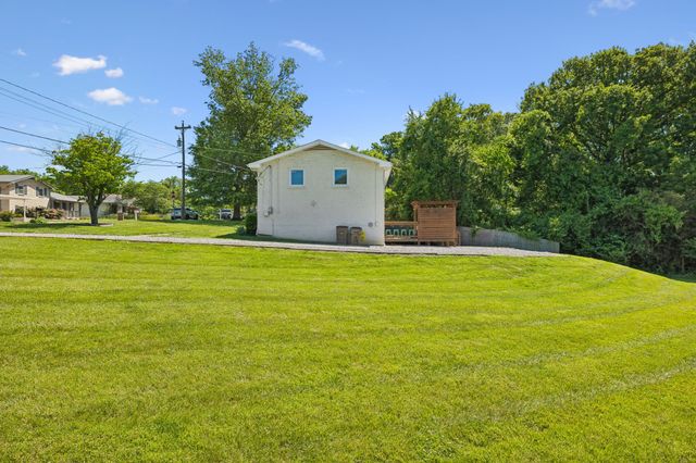 632 Larchwood Dr, Nashville, TN 37214