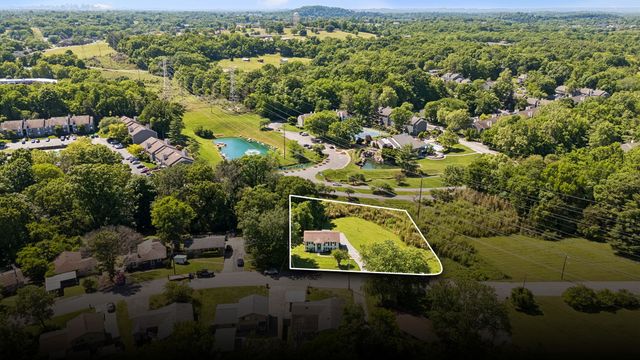 632 Larchwood Dr, Nashville, TN 37214
