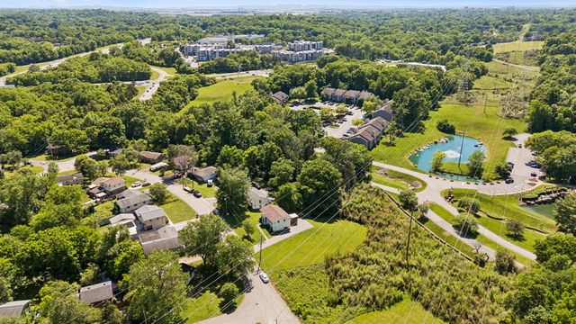 632 Larchwood Dr, Nashville, TN 37214