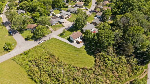 632 Larchwood Dr, Nashville, TN 37214