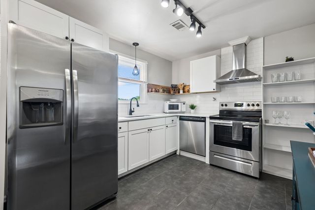 632 Larchwood Dr, Nashville, TN 37214