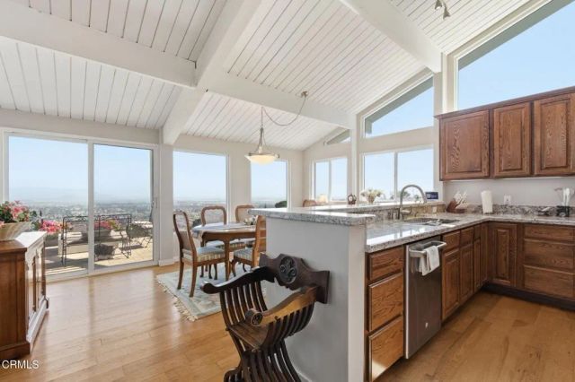 888 W Highland Drive, Camarillo, CA 93010