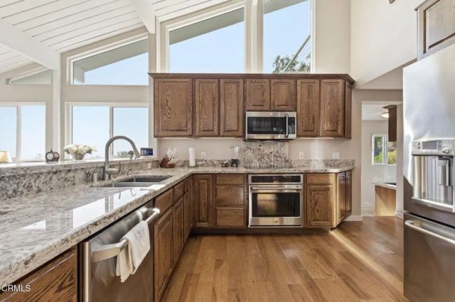 888 W Highland Drive, Camarillo, CA 93010