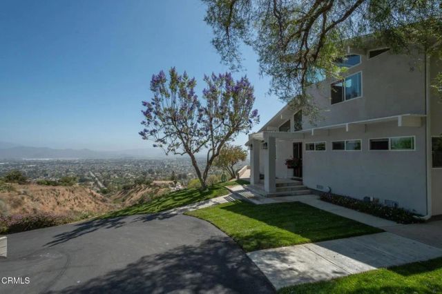 888 W Highland Drive, Camarillo, CA 93010
