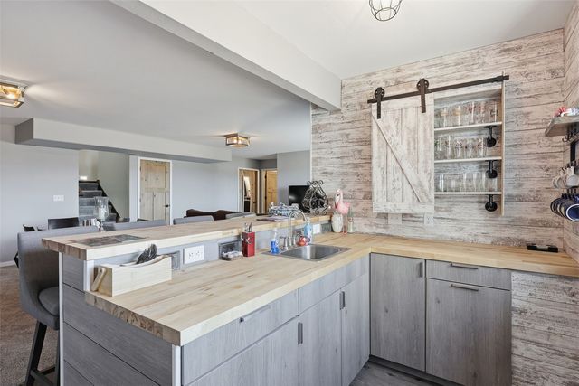 1003 Croell Avenue, Tiffin, IA 52340