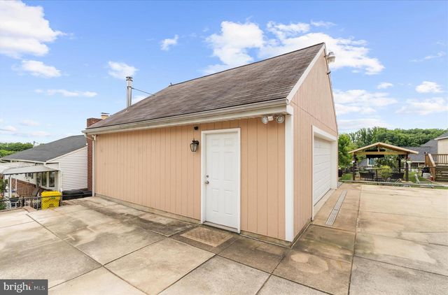 5801 REDMOND ST, Baltimore, MD 21225