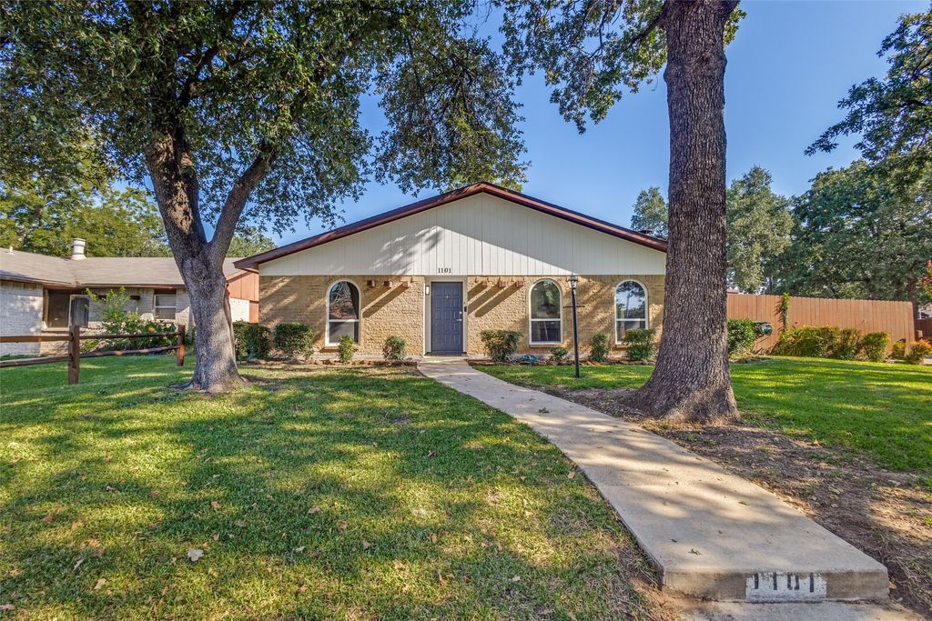 1101 Winterwood Drive, Lewisville, TX 75067