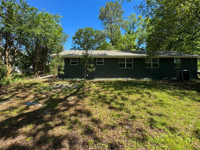 714 Clarksville Road, Bogata, TX 75417