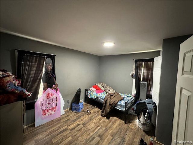 9459 Lakepointe Street, Detroit, MI 48224