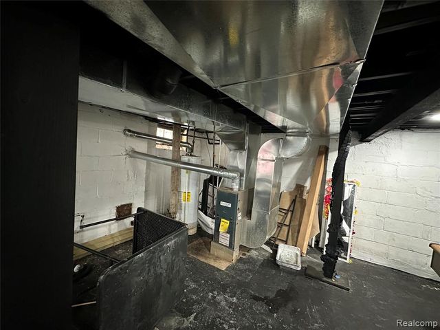 9459 Lakepointe Street, Detroit, MI 48224