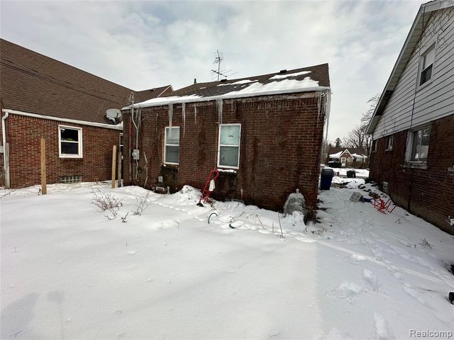 9459 Lakepointe Street, Detroit, MI 48224