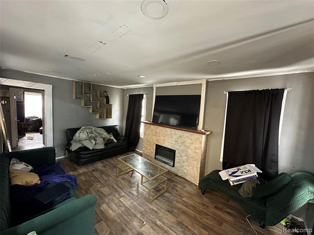 9459 Lakepointe Street, Detroit, MI 48224