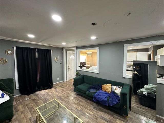 9459 Lakepointe Street, Detroit, MI 48224