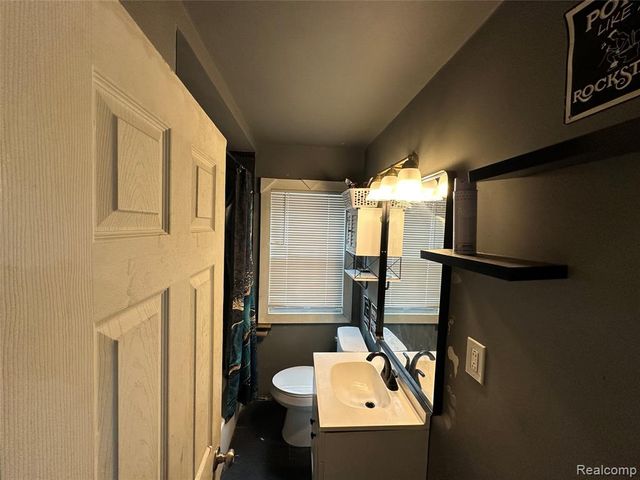 9459 Lakepointe Street, Detroit, MI 48224