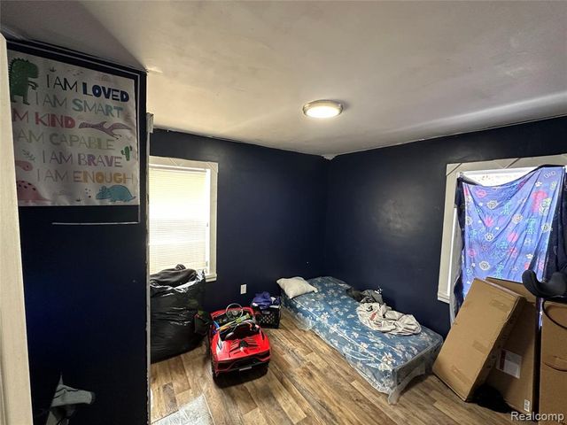 9459 Lakepointe Street, Detroit, MI 48224