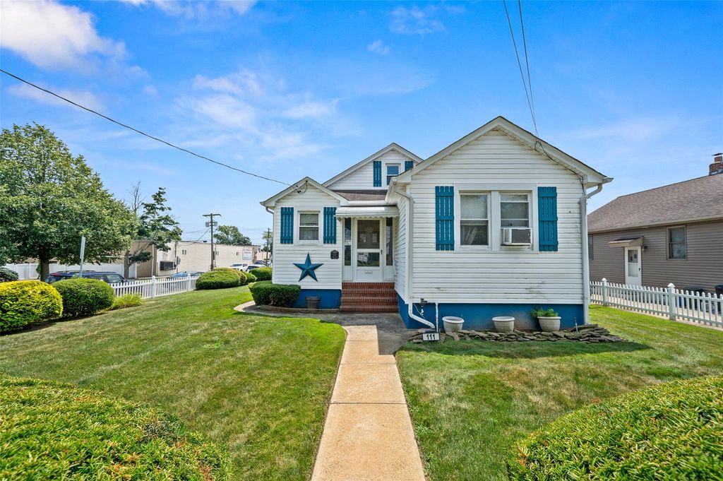 111 1st pl, Bellmore, NY 11710