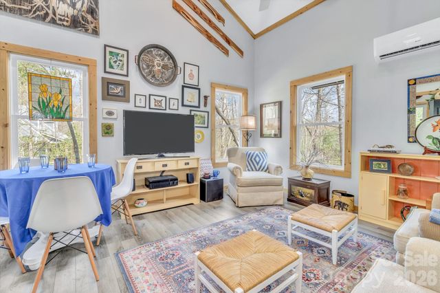 74 S Alta Vista Drive, Saluda, NC 28773
