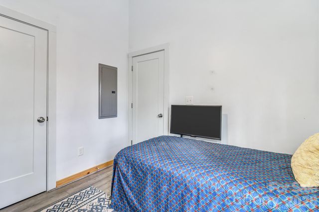74 S Alta Vista Drive, Saluda, NC 28773