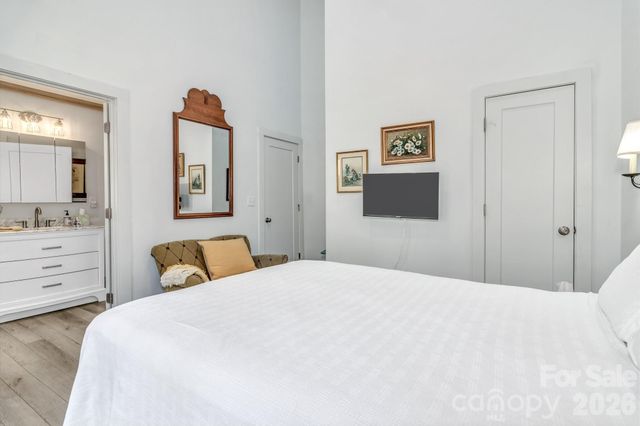 74 S Alta Vista Drive, Saluda, NC 28773